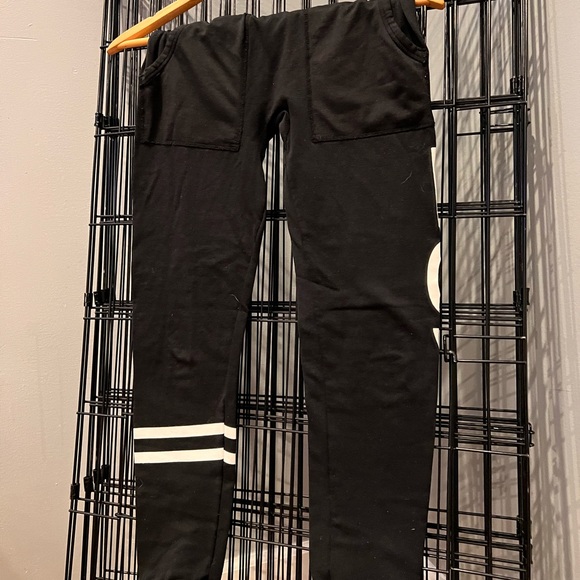 Black LOVE leggings size 1X/2X - Picture 1 of 3